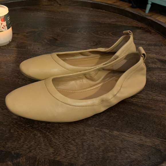 J crew women’s Lizzie flat — size 10 - warm beige/tan - Picture 4 of 4